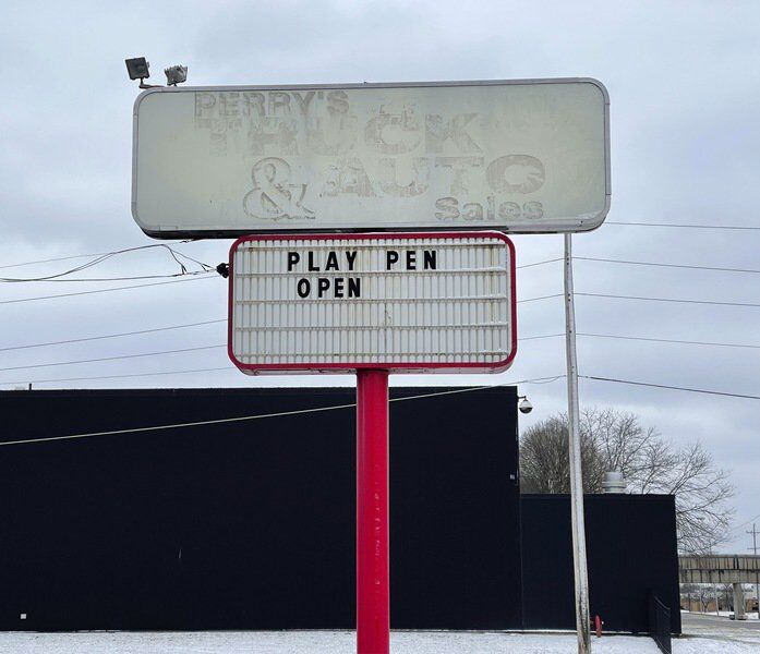 Adult business opens on Fruitridge Avenue